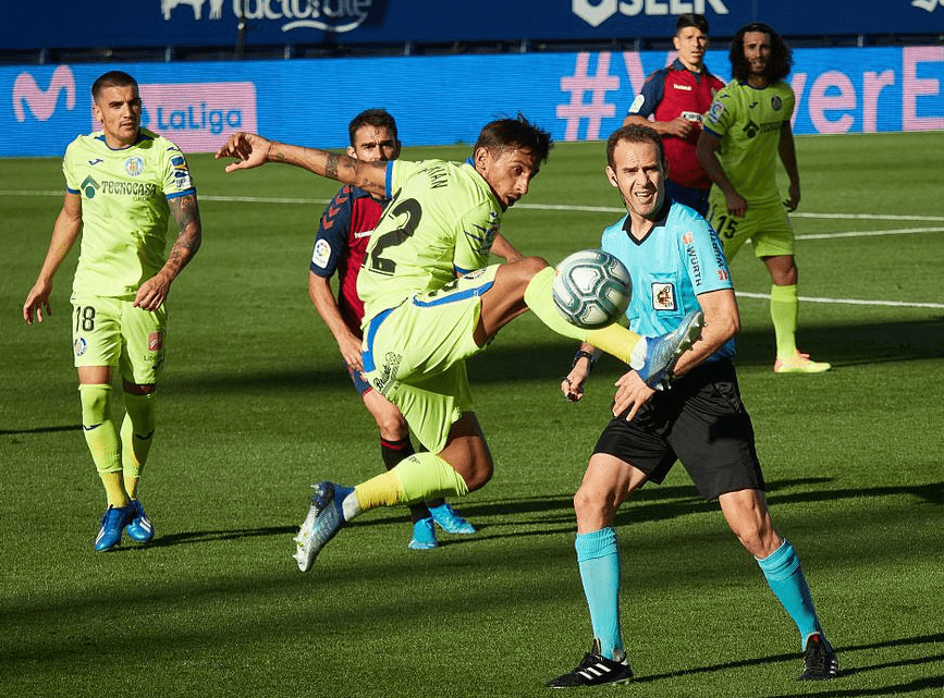 包含冲刺阶段CBA季后赛焦点战，比利亚雷亚尔复出首秀，质疑声仍在，球队文化再被提及的词条