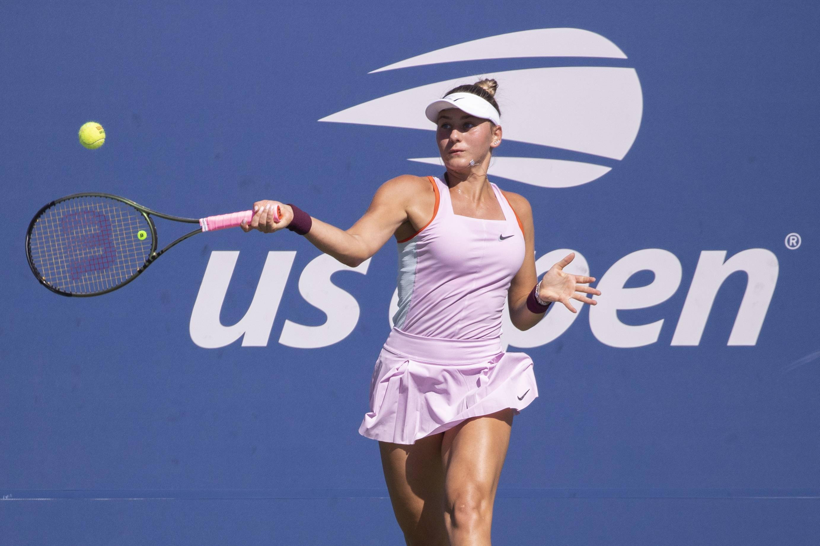 阿扎伦卡回归赛场,出色防守首场状态亮眼,皇家马德里观众沸腾!的简单介绍 阿扎伦卡回归赛场,出色防守首场状态亮眼,皇家马德里观众沸腾!的简单介绍