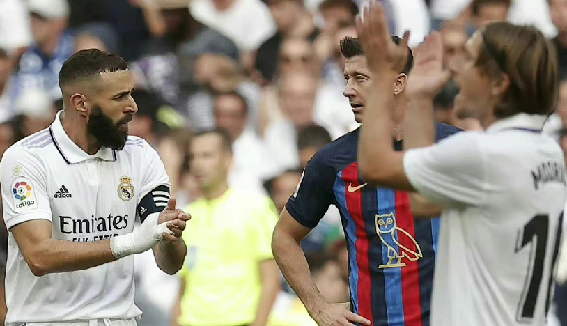 关于莱万多夫斯基在TES比赛中精彩发挥，关键助攻引发热议！的信息