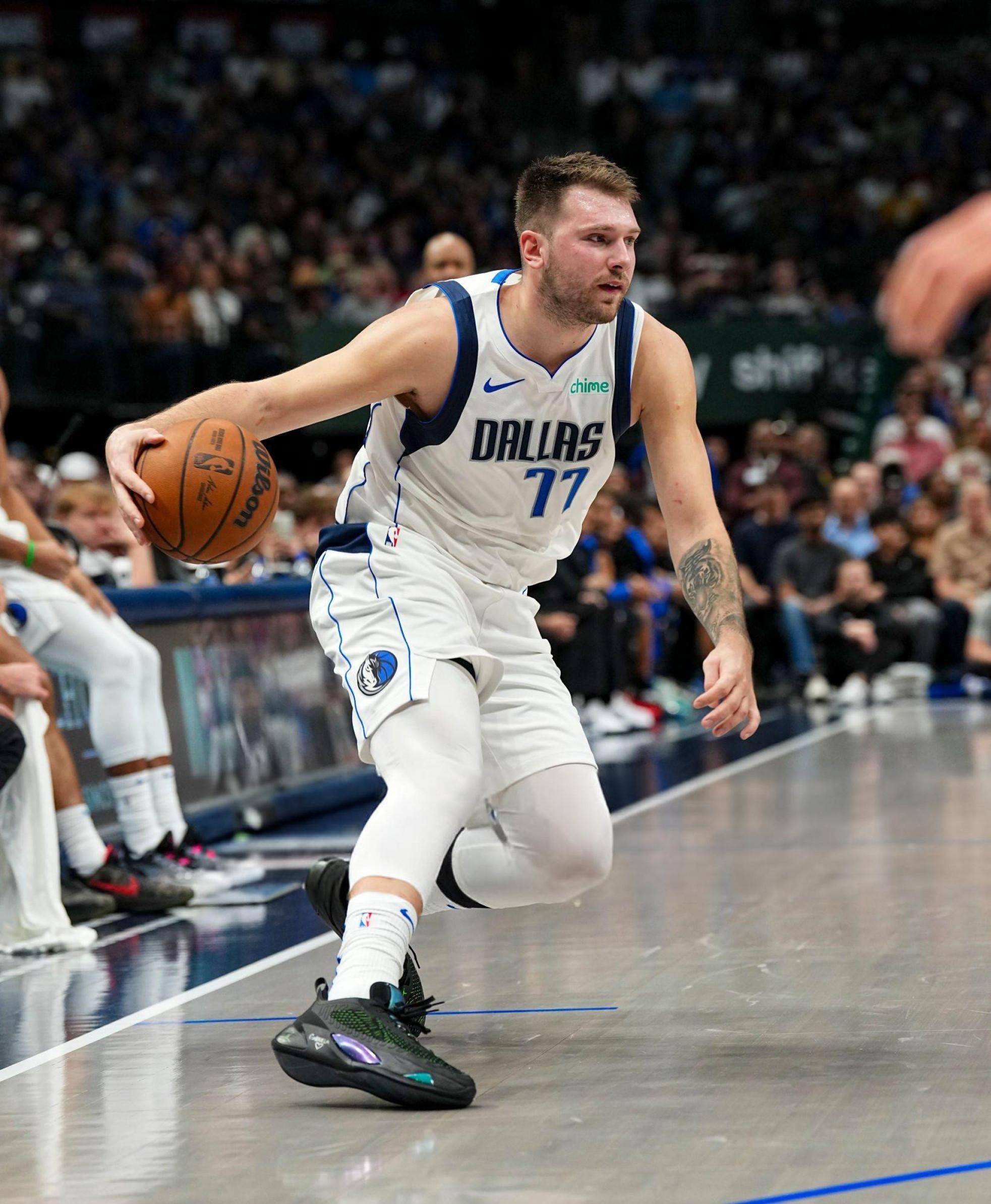 1JJ-包含东契奇回归赛场,关键助攻首场状态亮眼,尤文图斯观众沸腾!的词条